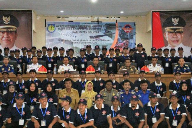 Ratusan Petugas Fire Fighting Selayar Ikut Diklat Pemberdayaan Masyarakat Tangani Kebakaran