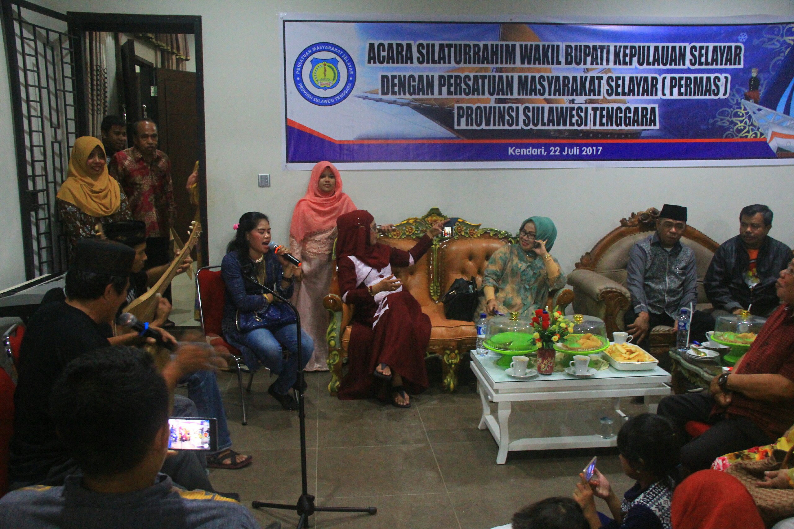 Silaturrahim Wabup Kepulauan Selayar, Batti'-Batti' Menghibur Warga Selayar di Kendari Sultra 