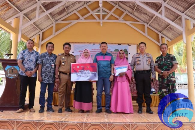 Bupati Kepulauan Selayar Keliling Pulau, Salurkan Bantuan PKH Tahap IV