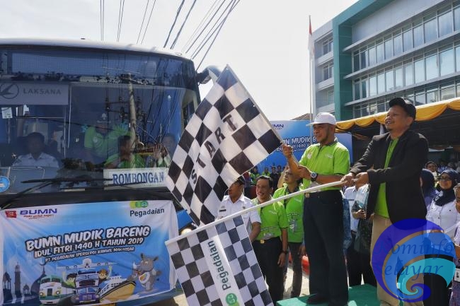 Wabup Selayar Bersama Pimpinan Wil. PT. Pegadaian Makassar Berangkatkan 180 Mahasiswa Mudik Gratis ke Selayar 