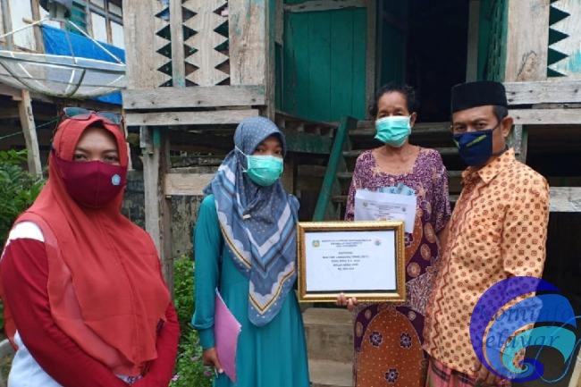 Salurkan BLT, Kades Patilereng Buka Ruang Pengaduan Masyarakat