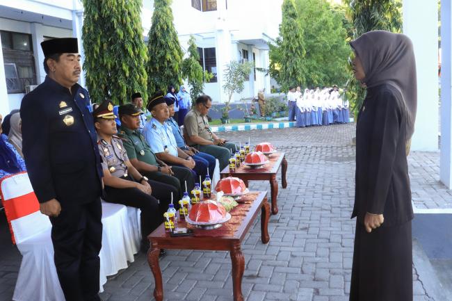 Asisten Administrasi Pimpin Upacara Hari AIDS se-Dunia