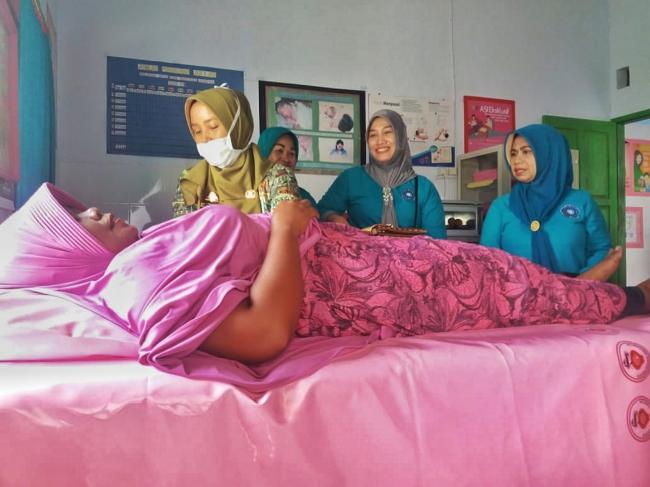 Tiba di Pasimasunggu, Ini Yang dilakukan Ketua TP PKK Kabupaten Kepulauan Selayar