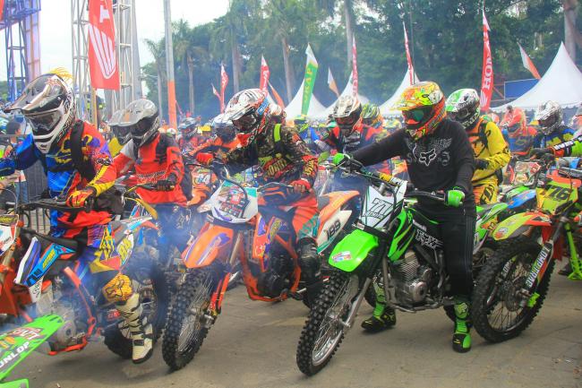 Bupati Bersama TITAC Selayar Jajal Jalur Sidrap One Day Trail Adventure 2017 