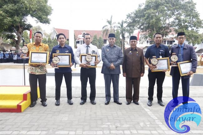 Peringati Harhubnas, Wabup Serahkan Penghargaan Kepada Semua Sponsor Mudik Gratis