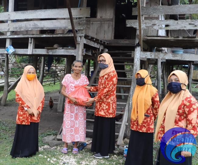 DWP Unit Dishub Kepulauan Selayar Bagi Sembako ke Warga Kurang Mampu