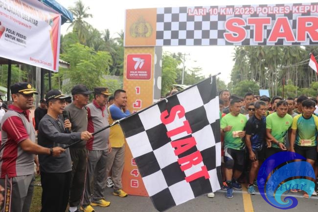 Wabup Saiful Arif Bersama Kapolres Lepas Peserta Lomba Lari 10 Km