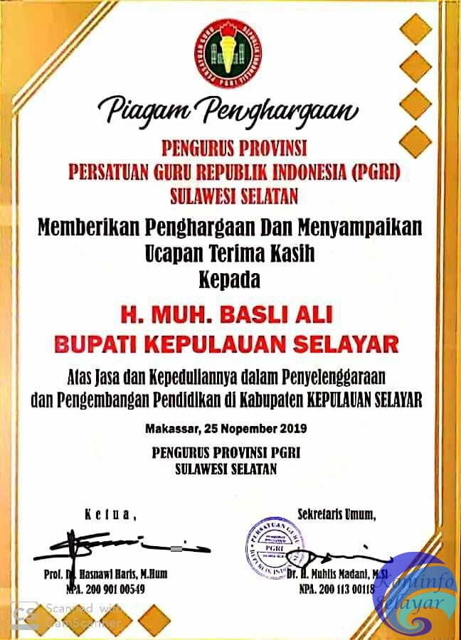 Hari Guru Nasional, MBA Terima Penghargaan dari PGRI Sulsel
