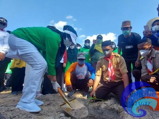 Aksi Tanam Pohon Awali Rangkaian Kegiatan HKG PKK ke-49 di Selayar