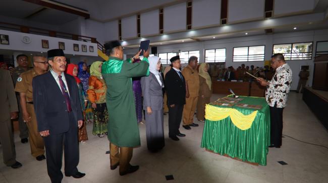 Wabup Kepulauan Selayar Lantik Pejabat Struktural Eselon II dan Kepala Sekolah