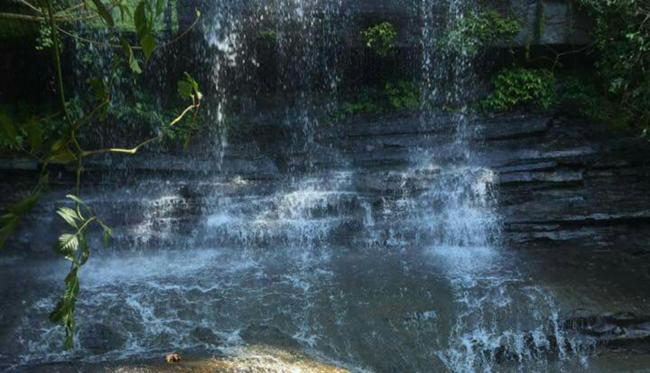 Bupati Kepulauan Selayar Tinjau Air Terjun Uhe Gonggong 