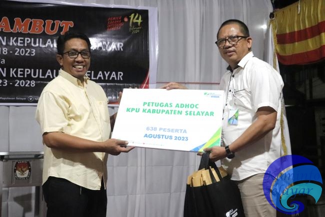 Sebanyak 638 Petugas Ad Hoc KPU Selayar Terima Kartu Kepesertaan BPJSTK
