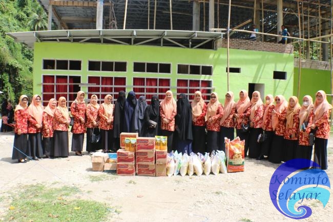 Berbagi Paket Ramadan, Ketua DWP Selayar Melakukan Kunjungan ke Pondok Pesantren As Sunnah dan Kh. Kadir Qasim