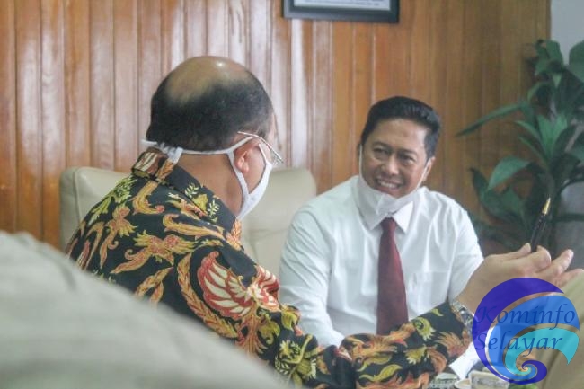 Pjs. Bupati Kepulauan Selayar Sambut Kedatangan Staf Ahli Kementerian Kesehatan RI