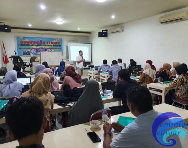 Kepala Bappelitbangda Buka Bimtek Pengembangan Usaha melalui Digital Marketing
