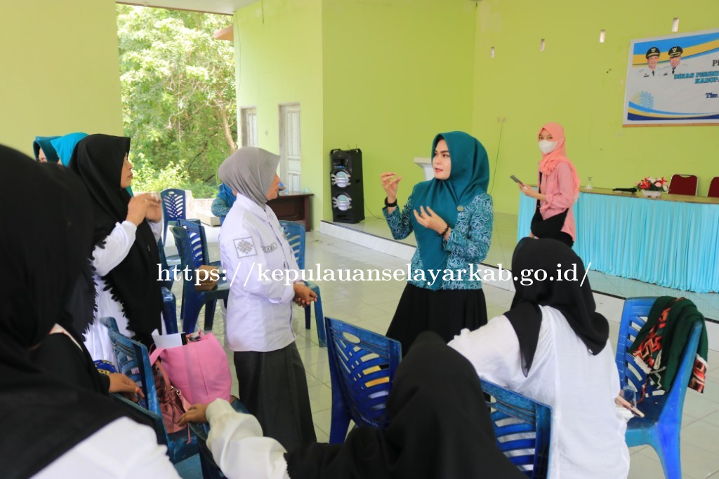 Ketua TP PKK Selayar, Yanti Rahmawati Dukung Kemandirian Lokal Warga dengan Pelatihan Menjahit