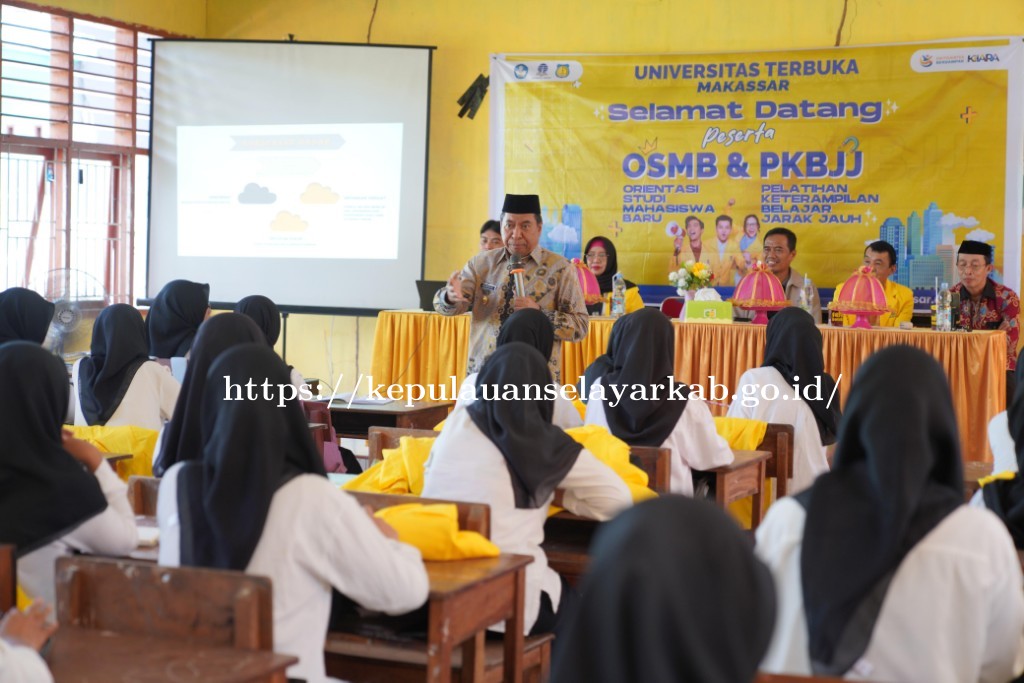 Wabup Muhtar Bekali Mahasiswa Baru UT Selayar dengan Wawasan Kebangsaan