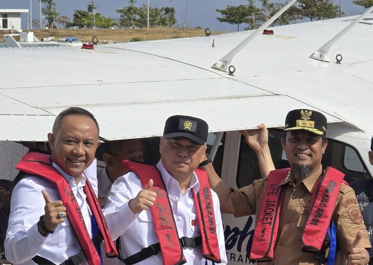 Hadiri Peluncuran Pesawat Amfibi, Bupati Natsir Ali: Harapkan Bisa Selamatkan Nyawa dan Dongkrak Ekonomi Selayar