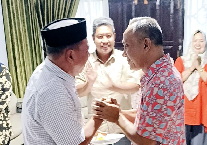 Kunjungan Penuh Makna Bupati Natsir Ali di Hari Ulang Tahun Wakil Bupati